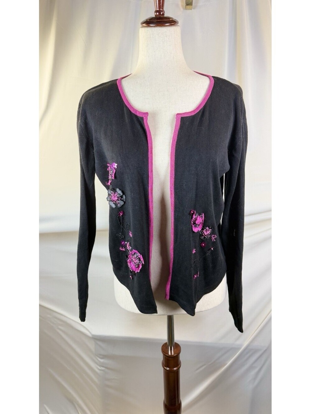 Susan Bristol 2003 Womens Cardigan Open Black W/ Pink Trim Floral Appliqué XL